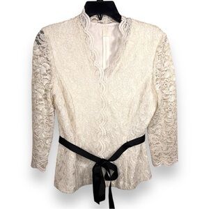 SMALL VINTAGE READ DESCRIPTION IVORY WHITE GLITTER LACE TOP BELT ACCENT